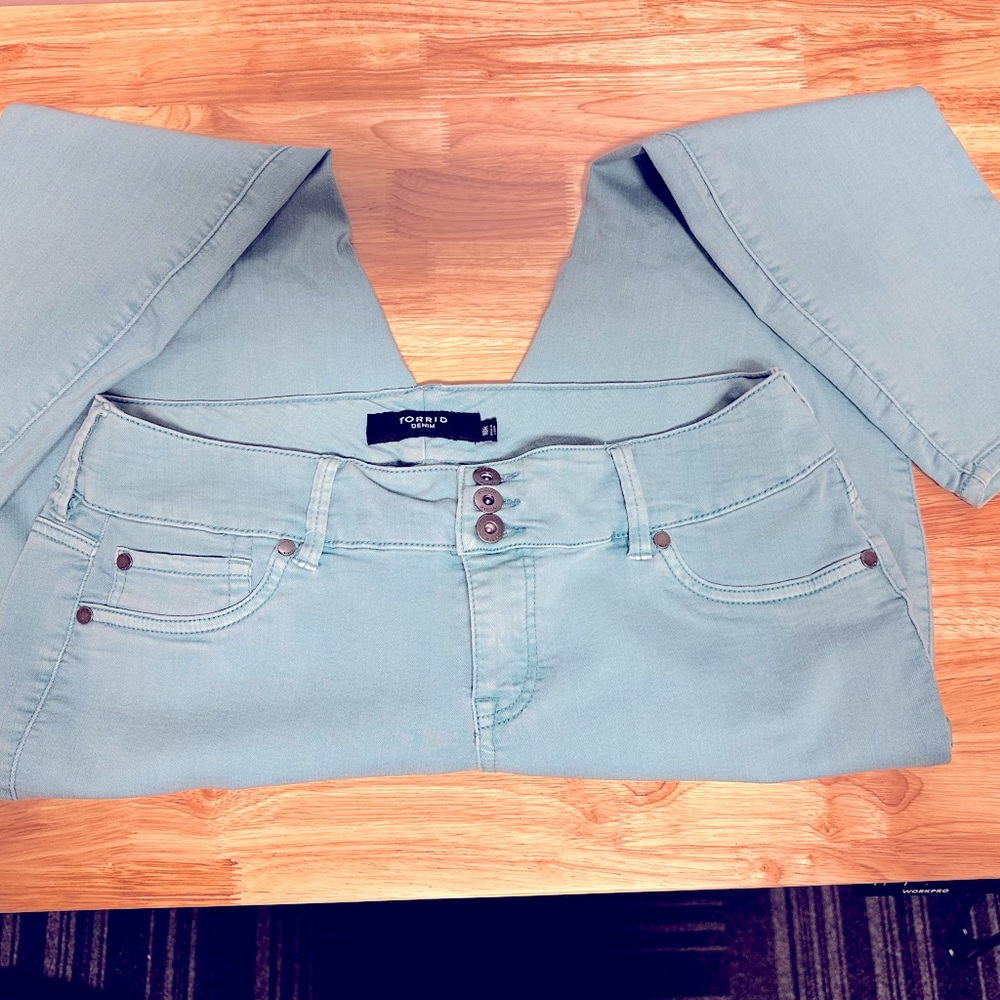 Women’s Torrid Jeggings. Size 18. Aqua/light. Teal